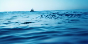 沧海一笑是韩信台词，那它出自哪首歌呢？